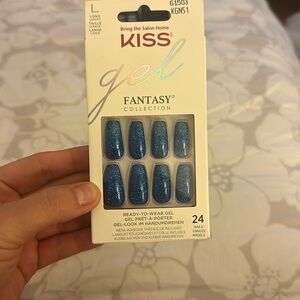 Kiss gel fantasy collection press-on nails